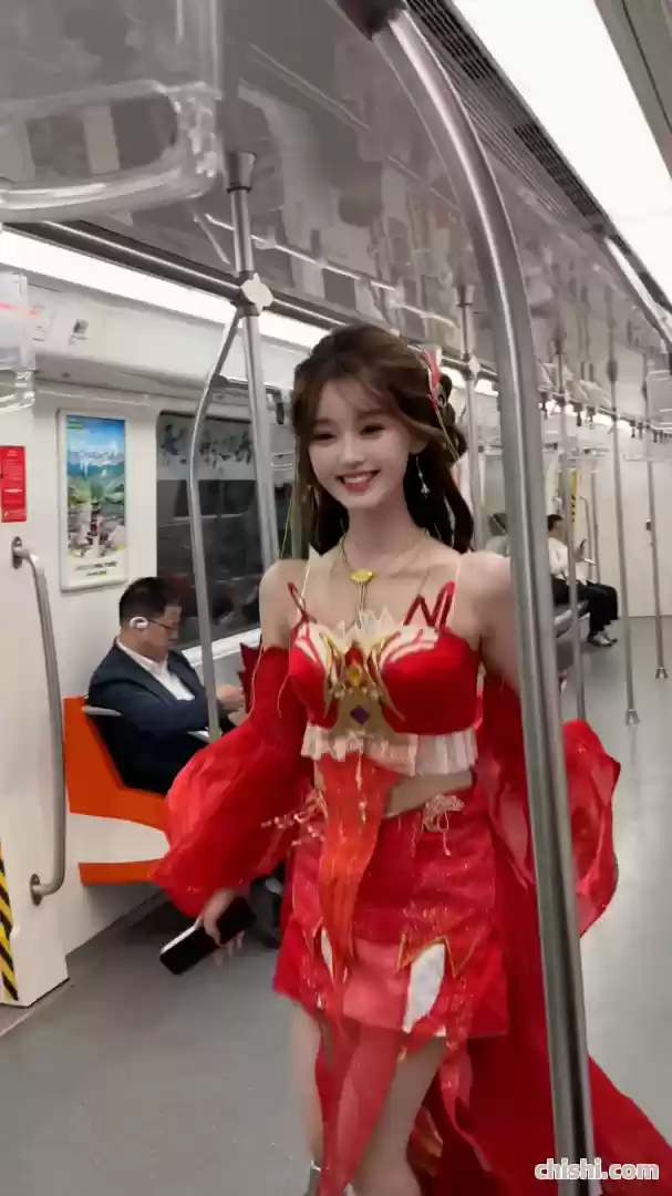 颜值COS,最美火灵儿现身地铁,仙气飘飘,石昊要沦陷了 第4张 颜值COS,最美火灵儿现身地铁,仙气飘飘,石昊要沦陷了 第4张